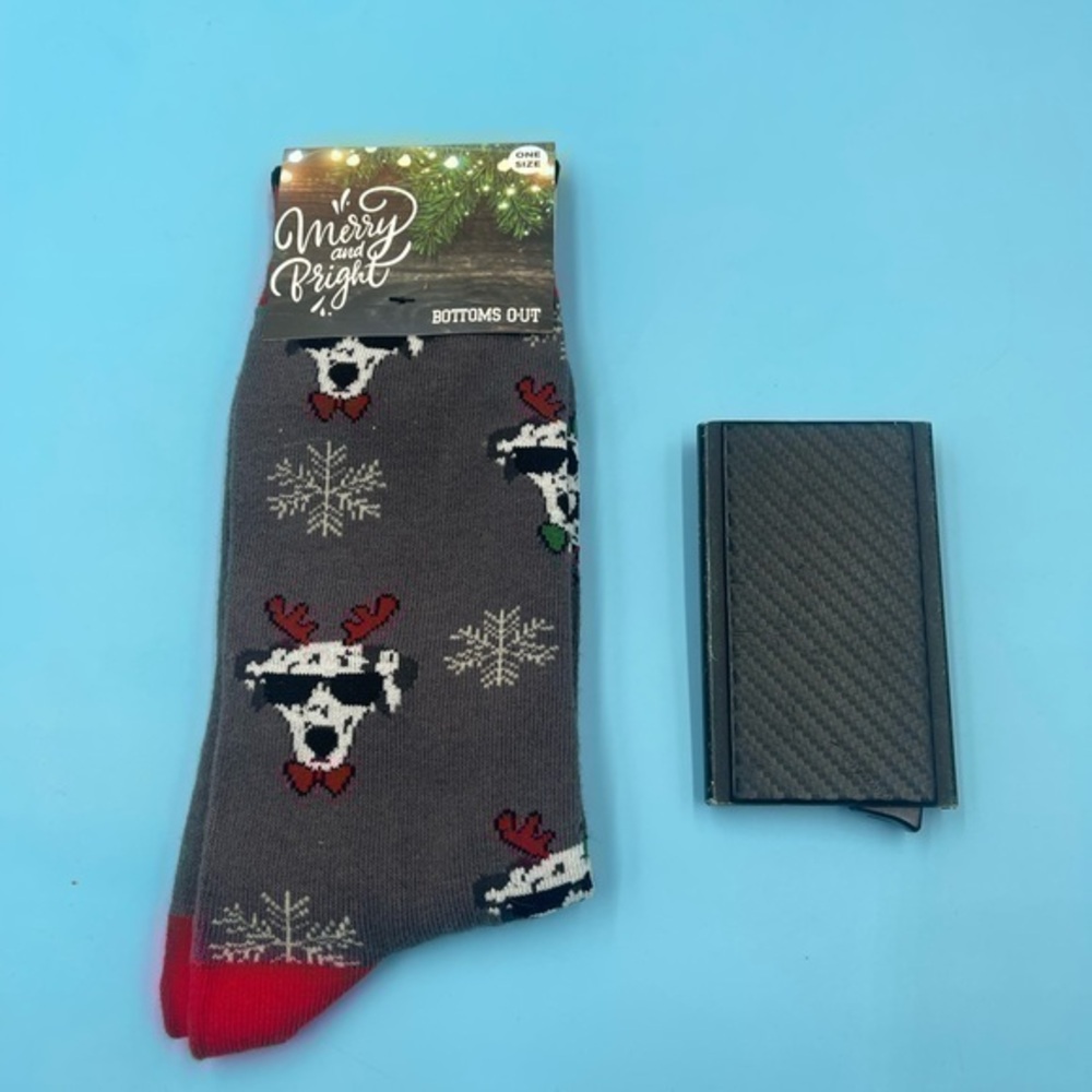 MENS ACCESORY BUNDLE: 1 Minimalistic Pop-Up Card Wallet + NWT - SOCKS